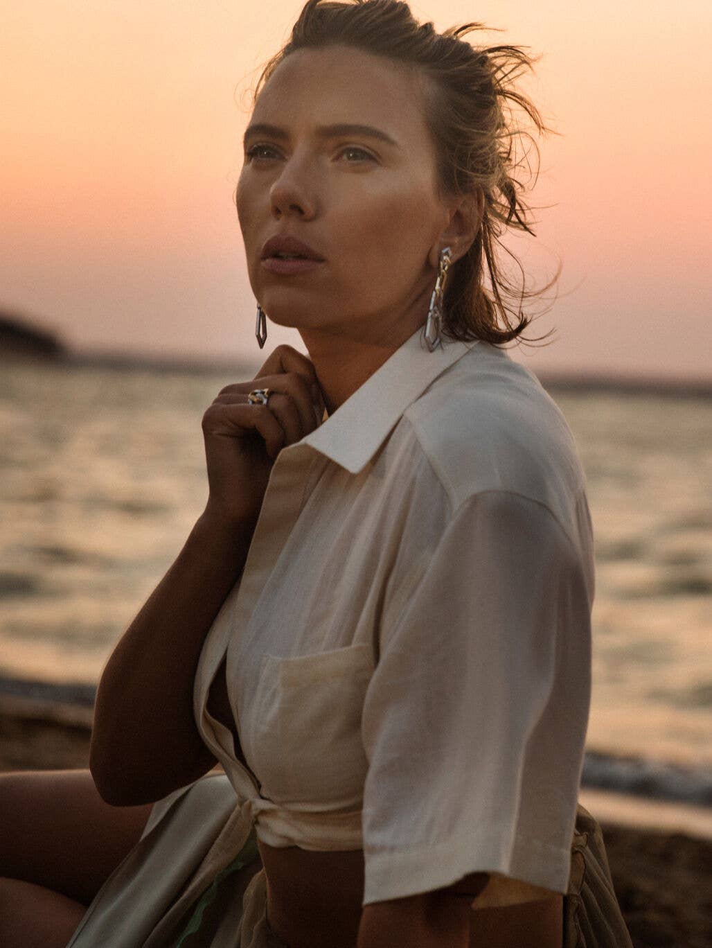https://www.davidyurman.com/dw/image/v2/BGCL_PRD/on/demandware.static/-/Sites-dy-master-catalog/default/dw097dcabd/images/shop-the-look/2023/Spring/2023_Spring2_STL_Campaign_SJ2.jpg