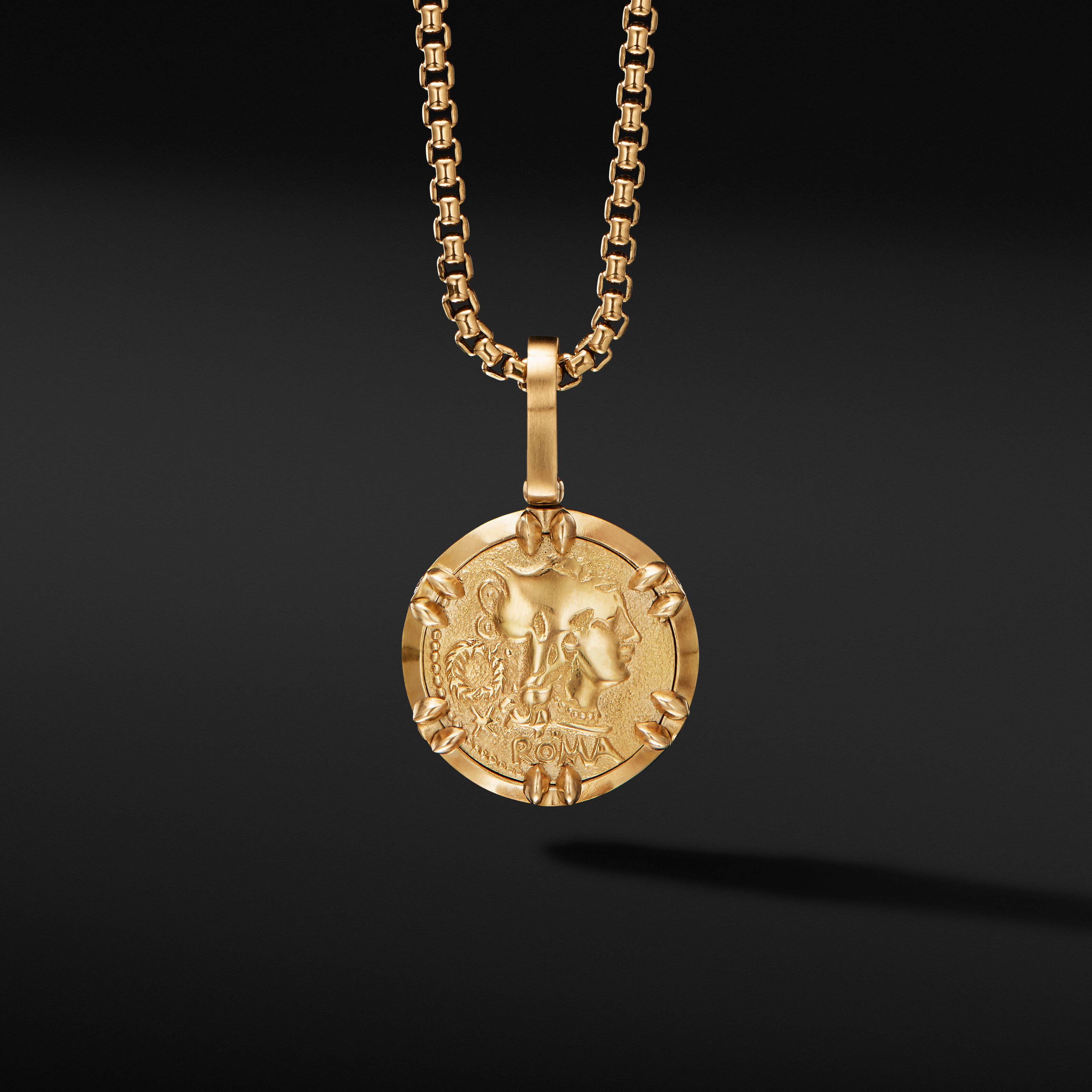 Roman Reversible Amulet in 18K Yellow Gold with Diamonds