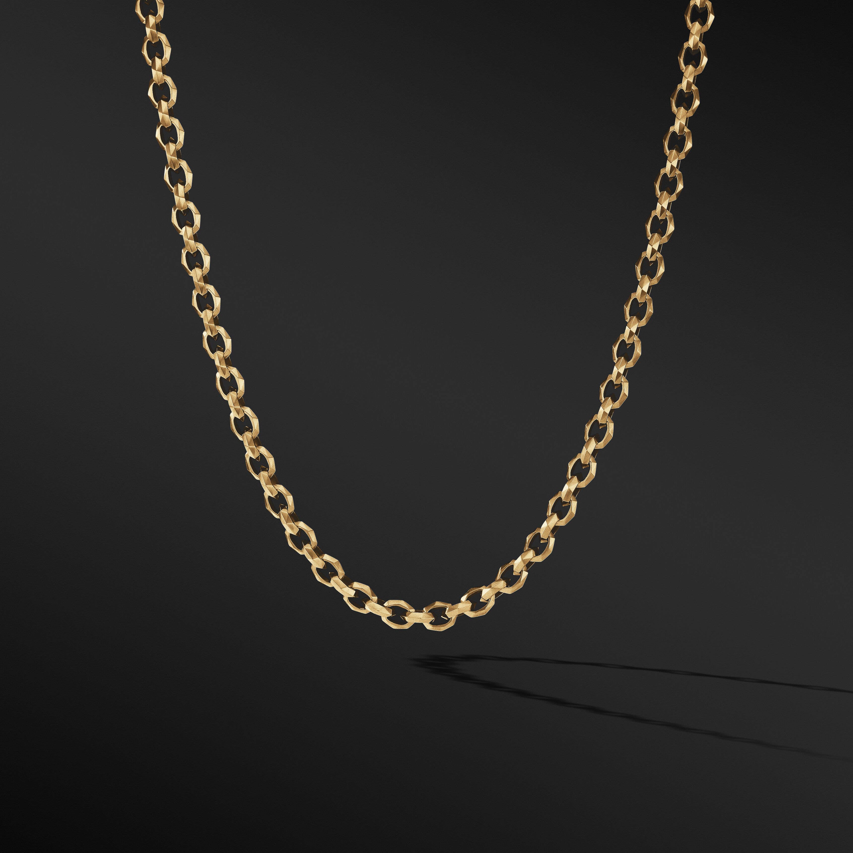 Torqued Faceted Chain Link Necklace in 18K Yellow Gold