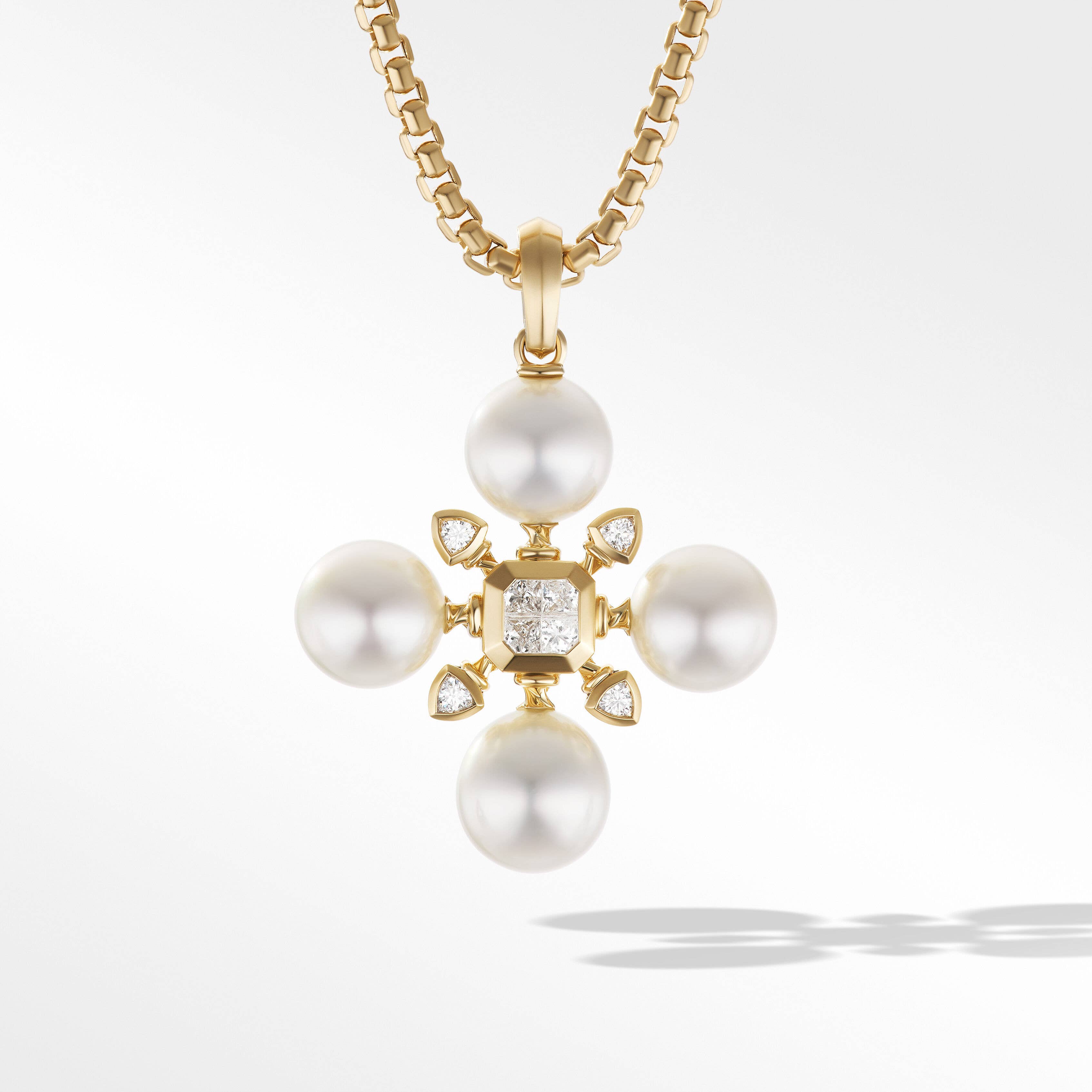 Renaissance Pearl Pendant with 18K Yellow Gold and Diamonds
