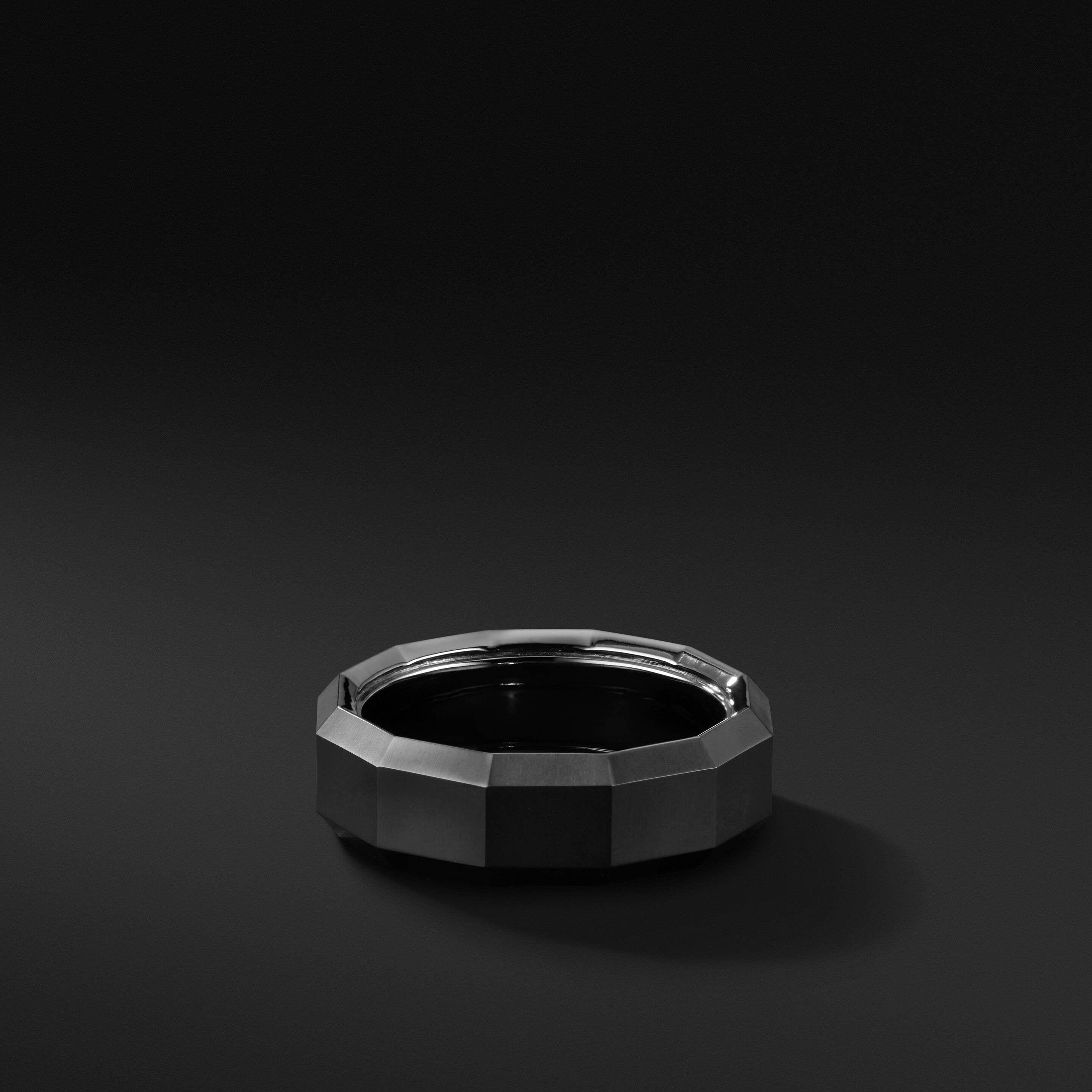 Faceted Band Ring in Black Titanium