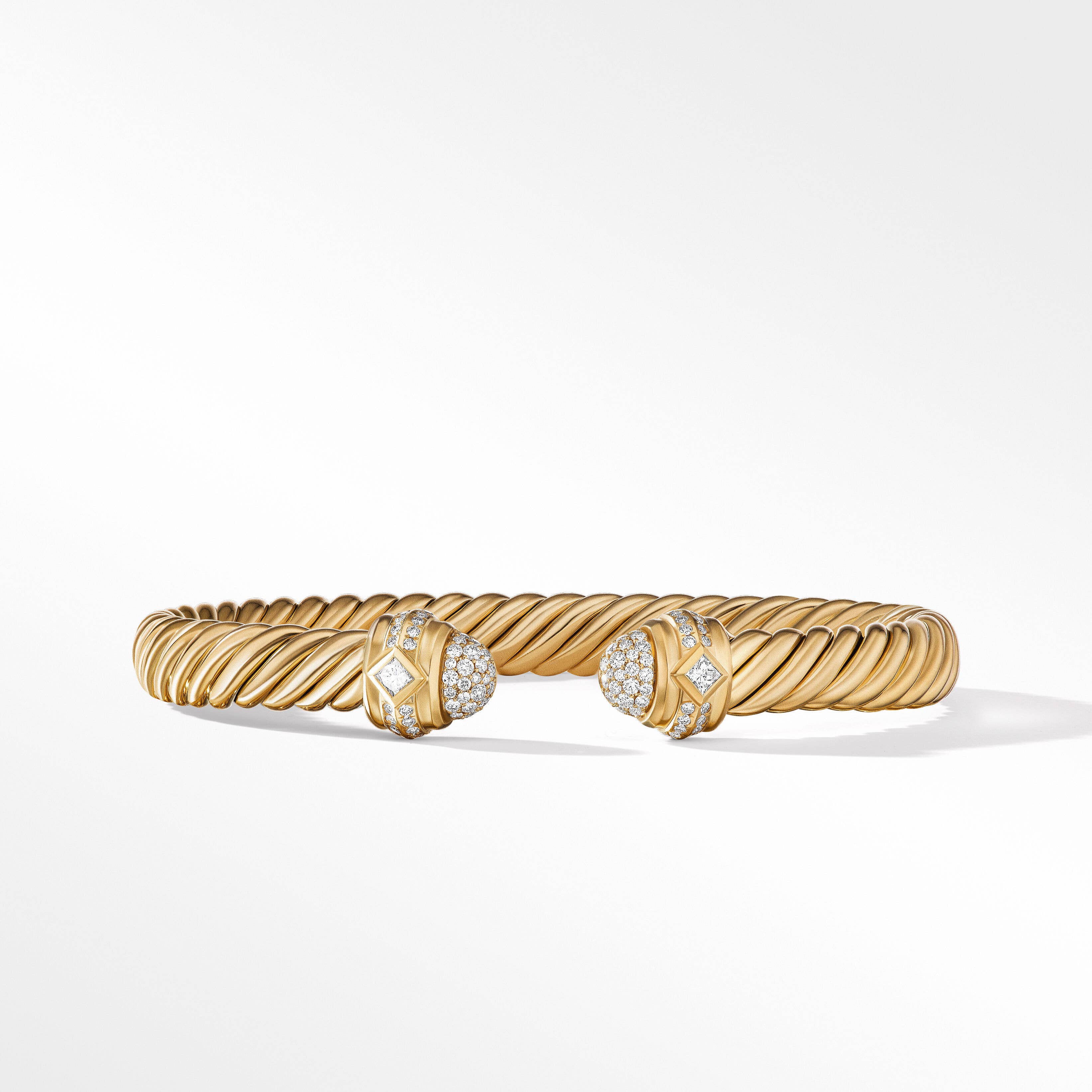 Cablespira® Oval Bracelet in 18K Yellow Gold with Diamonds