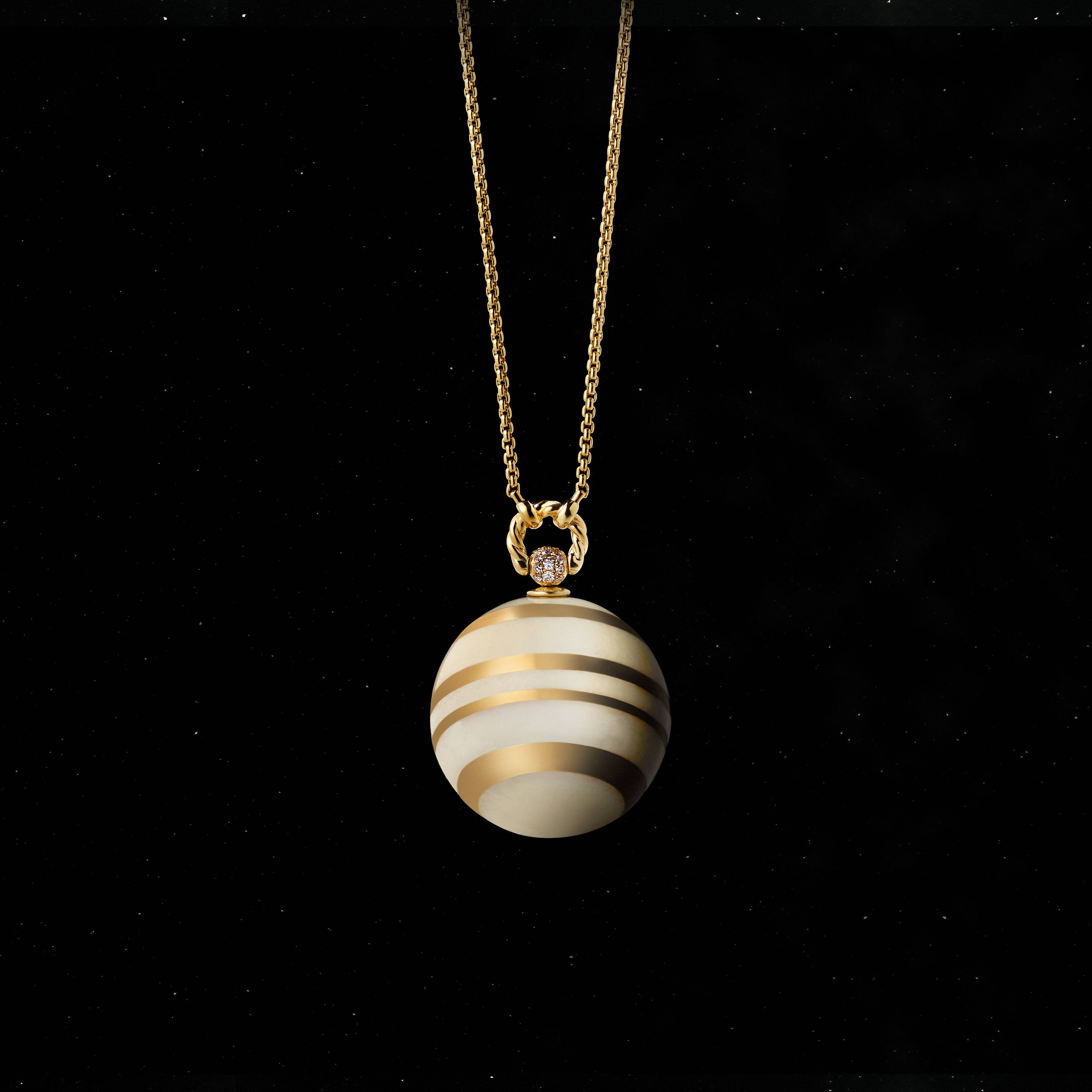 Solari Venus Pendant Necklace in 18K Yellow Gold with White Agate and Pavé Diamonds