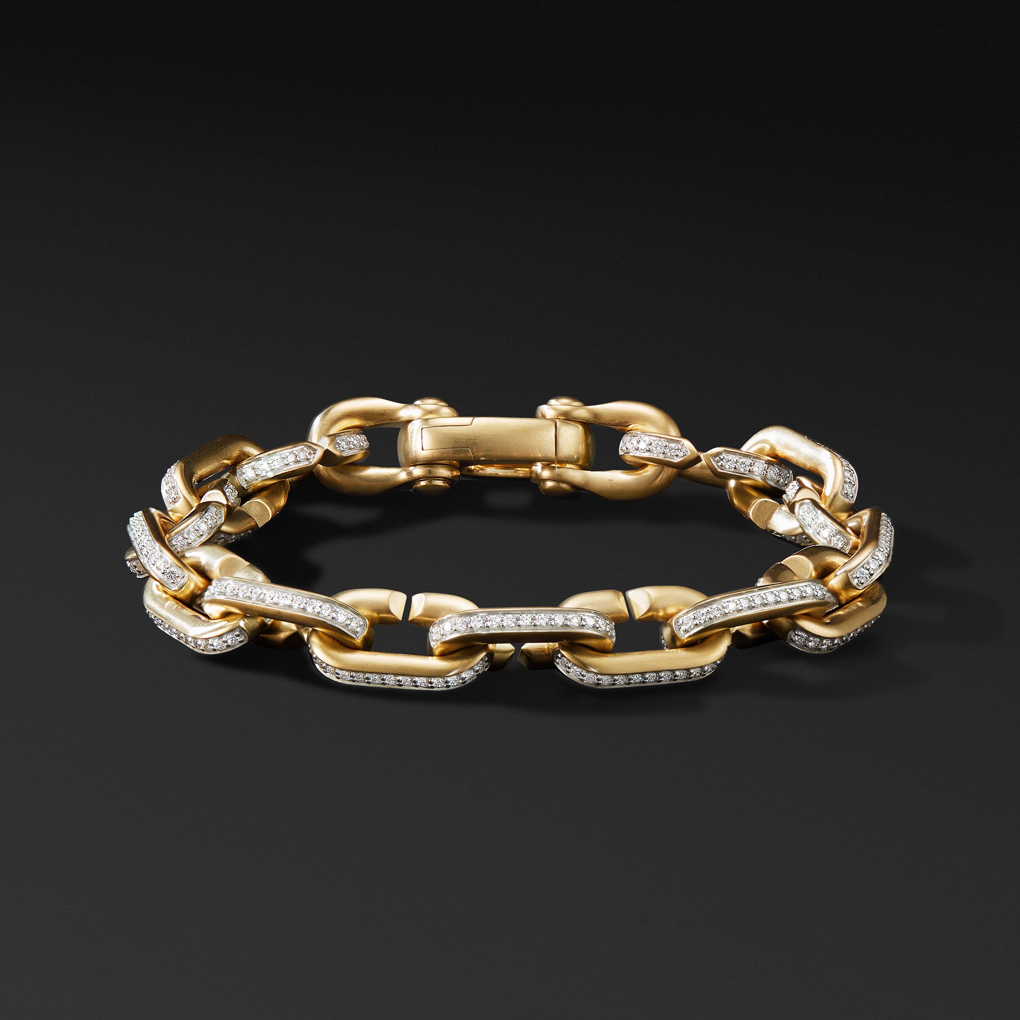 Chain Links Bracelet in 18K Yellow Gold with Pavé Diamonds