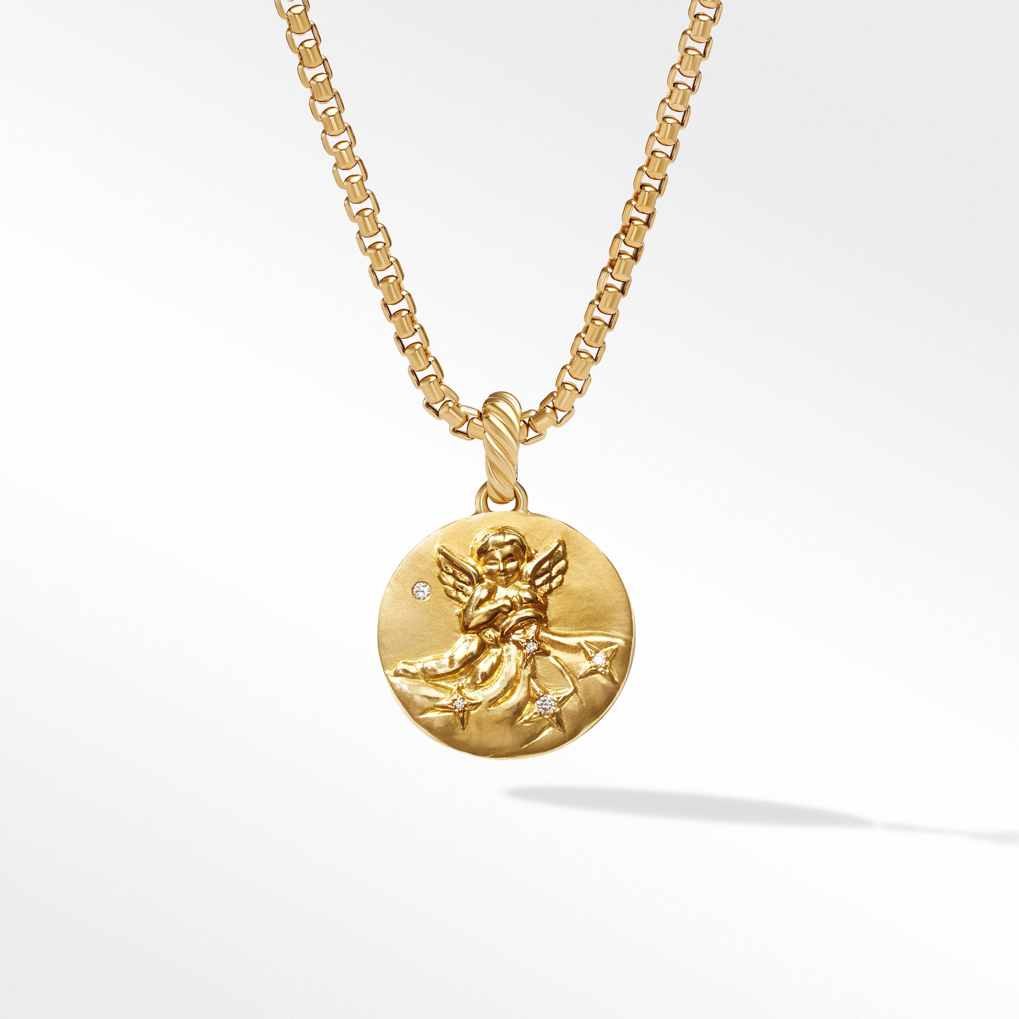 Aquarius Amulet in 18K Yellow Gold with Diamonds