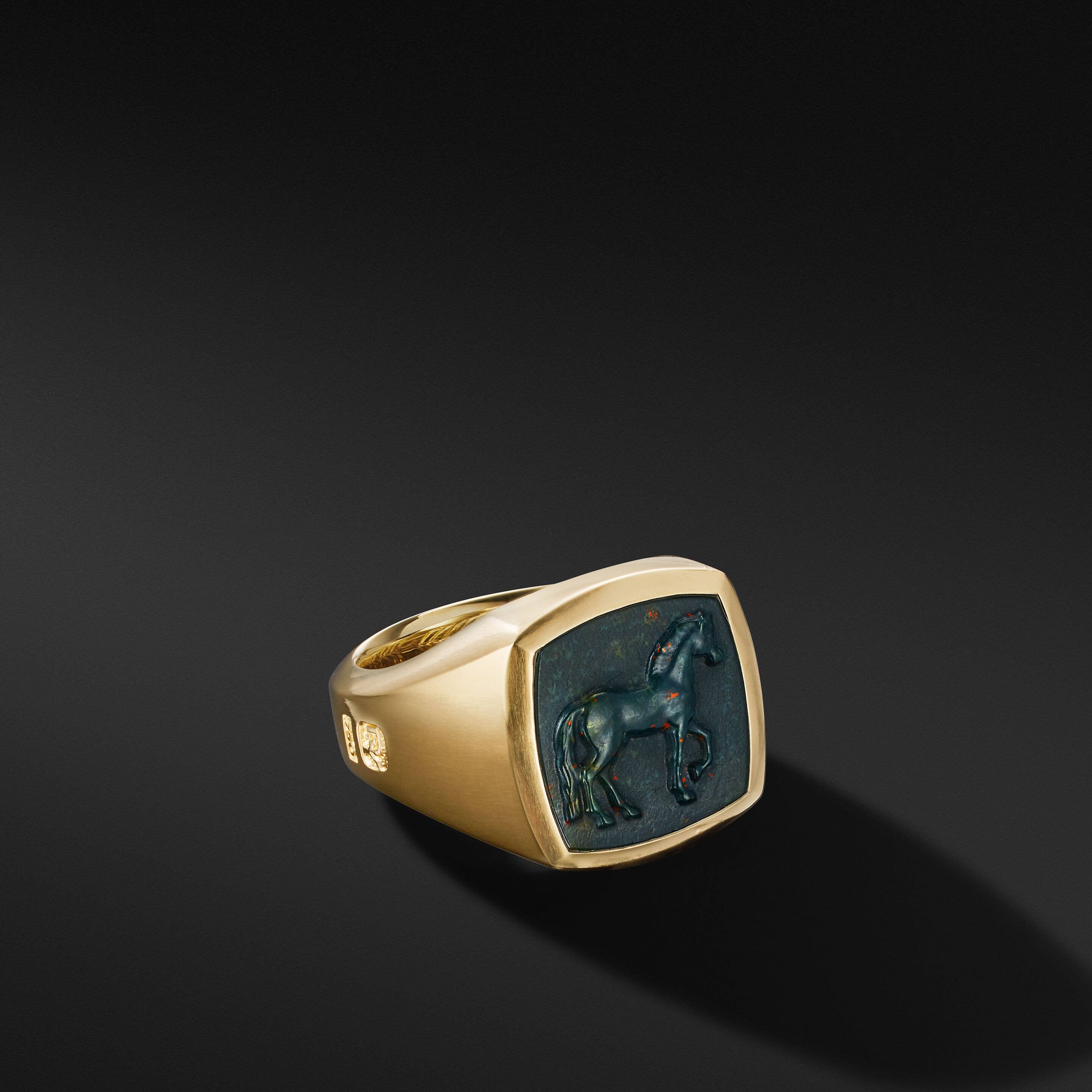 Petrvs® Horse Signet Ring in 18K Yellow Gold with Bloodstone