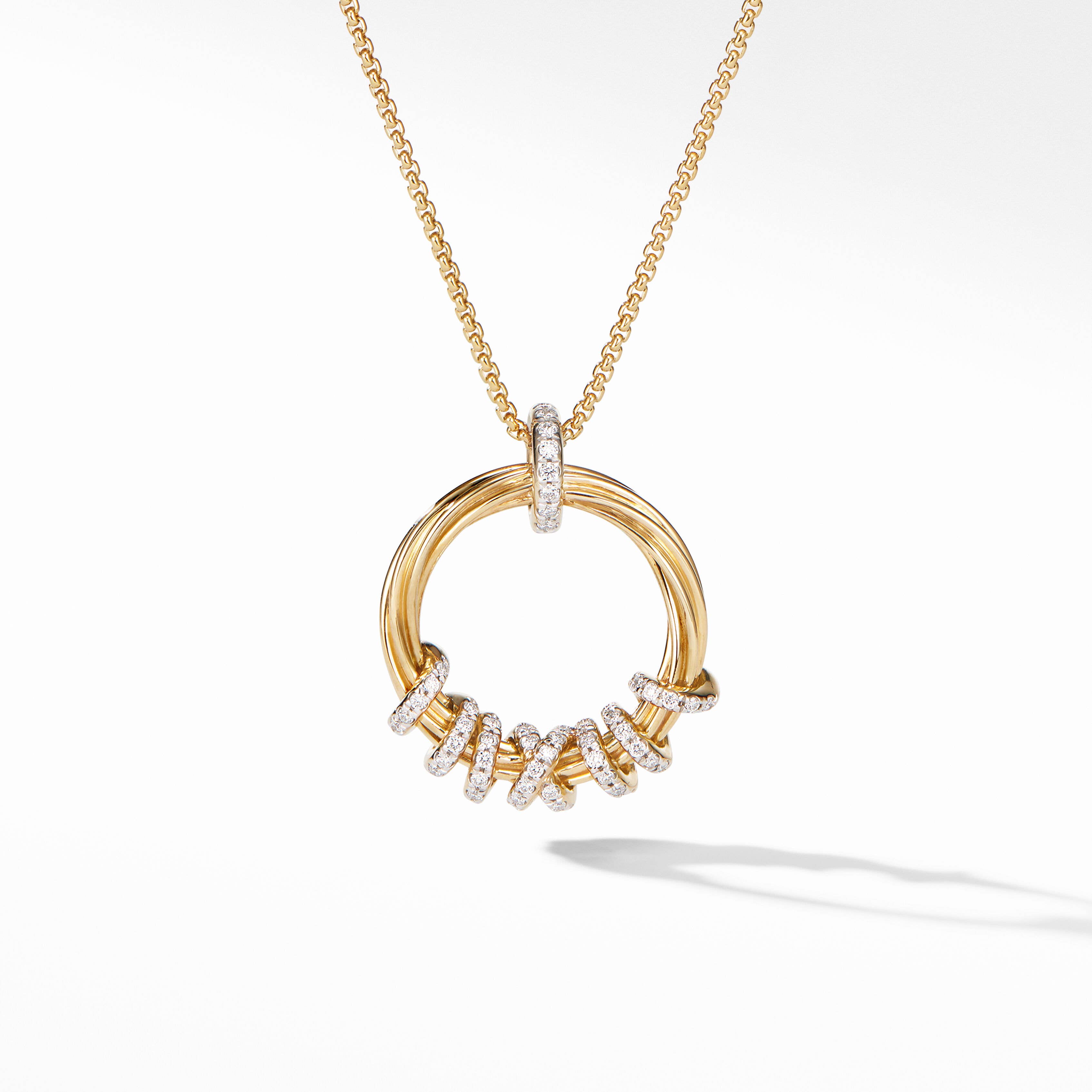 Helena Round Pendant Necklace in 18K Yellow Gold with Pavé Diamonds