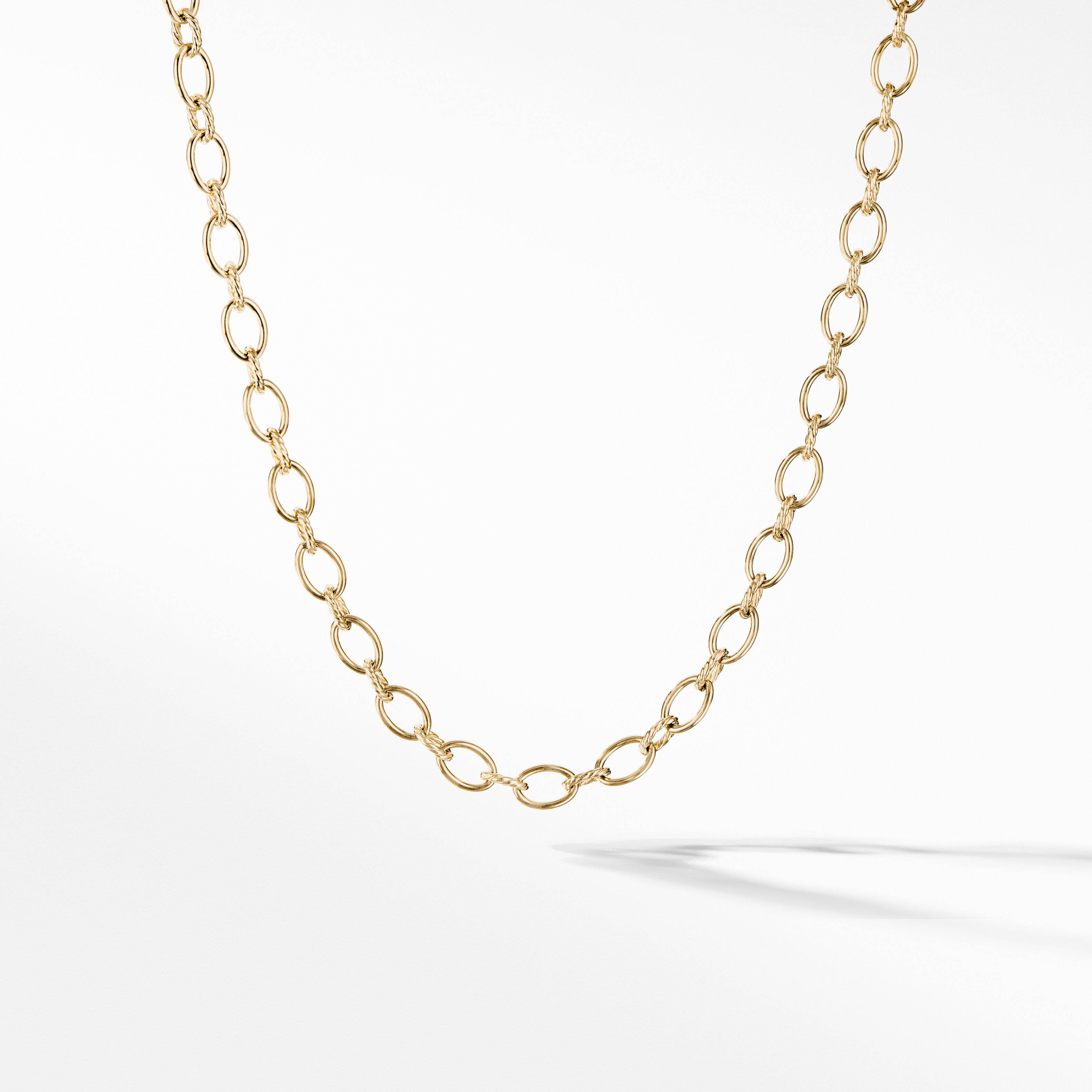 Oval and Cable Link Chain Necklace in 18K Yellow Gold