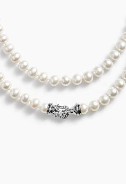 David Yurman pearl necklace.