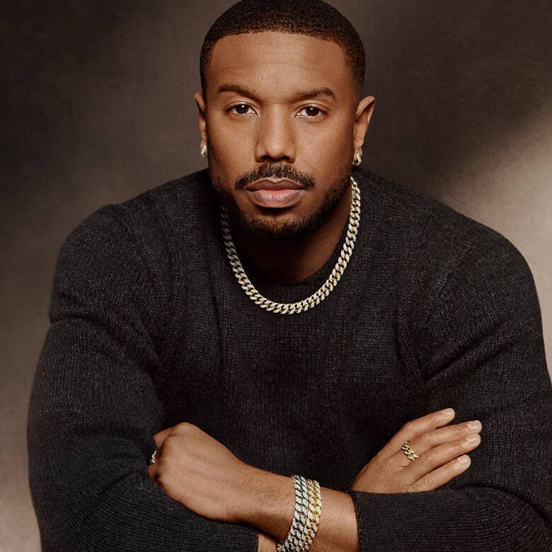 Michael&nbsp;B.&nbsp;Jordan portant un bracelet et un collier Curb Chain David&nbsp;Yurman
