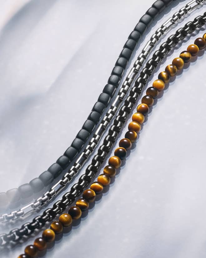Shop David Yurman gifts under 1000 for him.