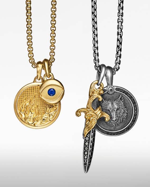Quatre pièces Amulets pour hommes de David Yurman.