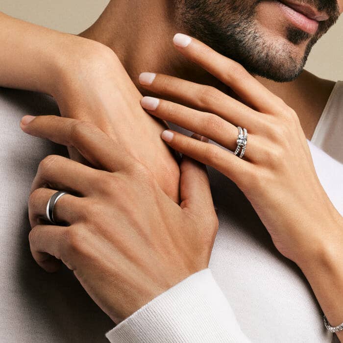 Découvrir le guide des cadeaux de mariage David Yurman.