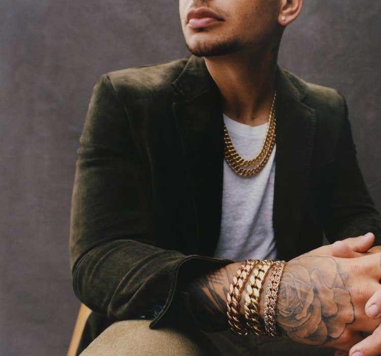 An image of Kane Brown wearing Spiritual Beads.