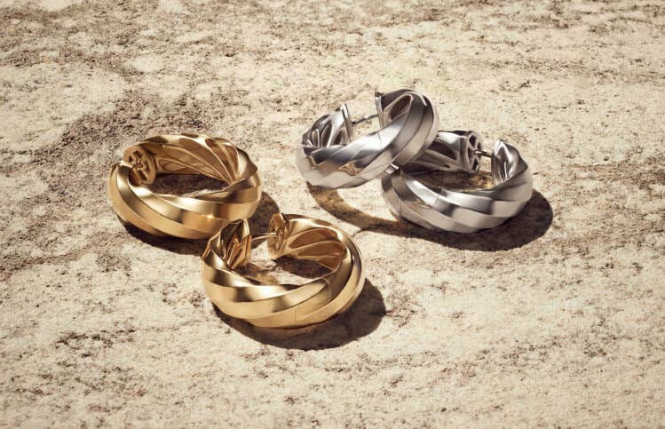 David Yurman Cable Edge hoop earrings.