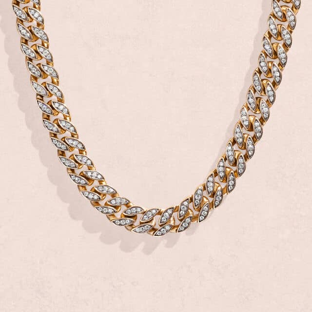 David Yurman Curb Chain Necklace in 18K Yellow Gold.