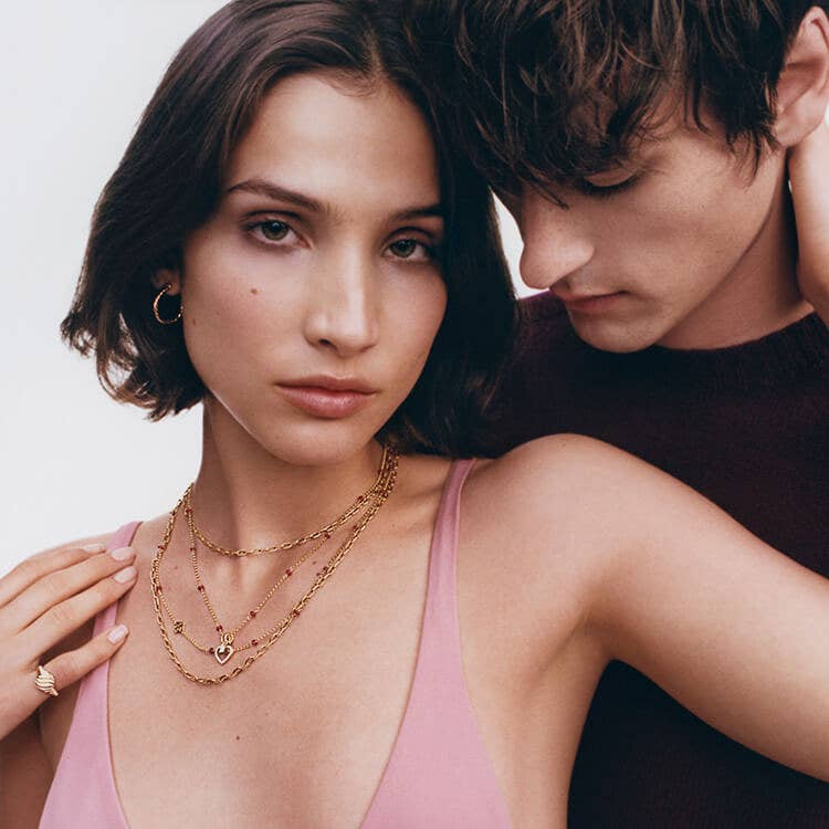 An image of a man and woman wearing David Yurman jewellery.