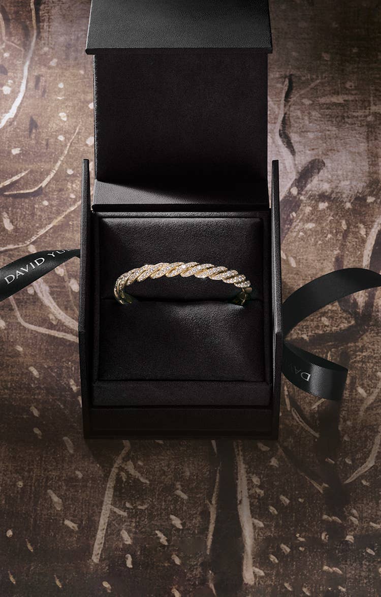 An image of a gift box with a paveflex bracelet.