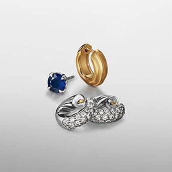 Boucles d’oreilles pour homme.