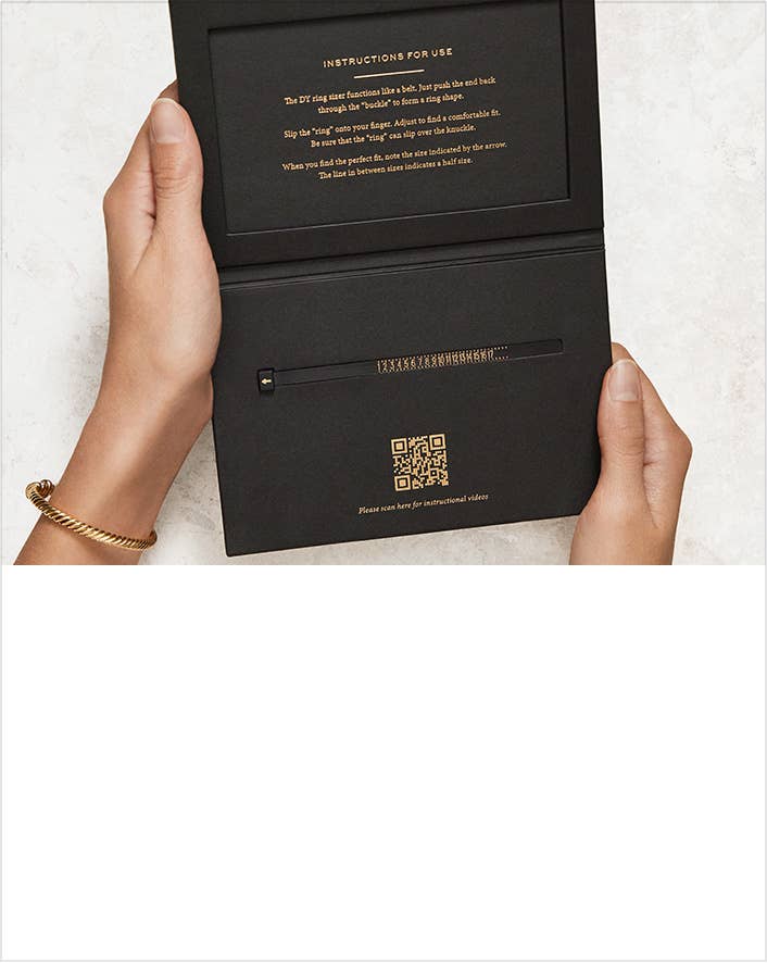 An image of the David Yurman universal ring sizer packaging.