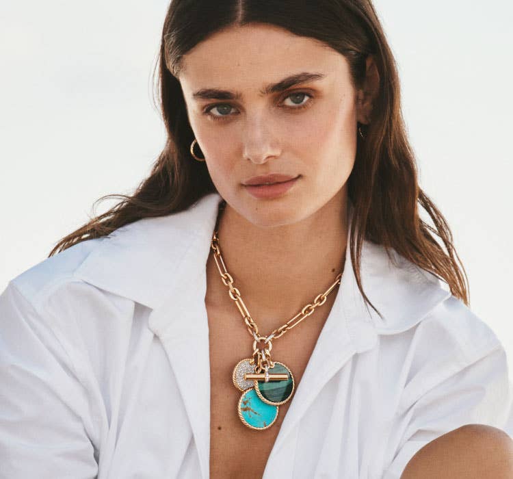 An image of Taylor Hill wearing Lexington necklace and 3 DY Element discs.
