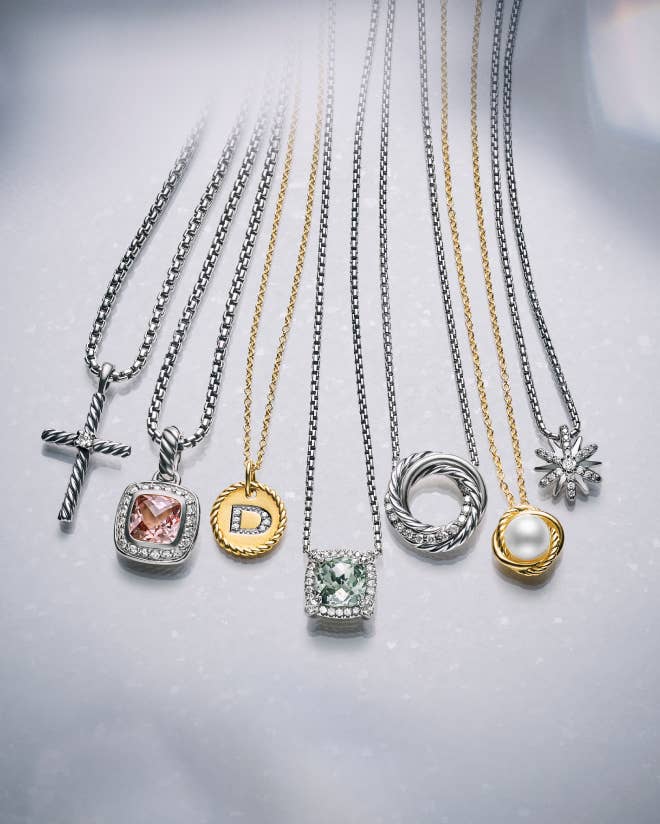 Shop gifts under 1000 for her.