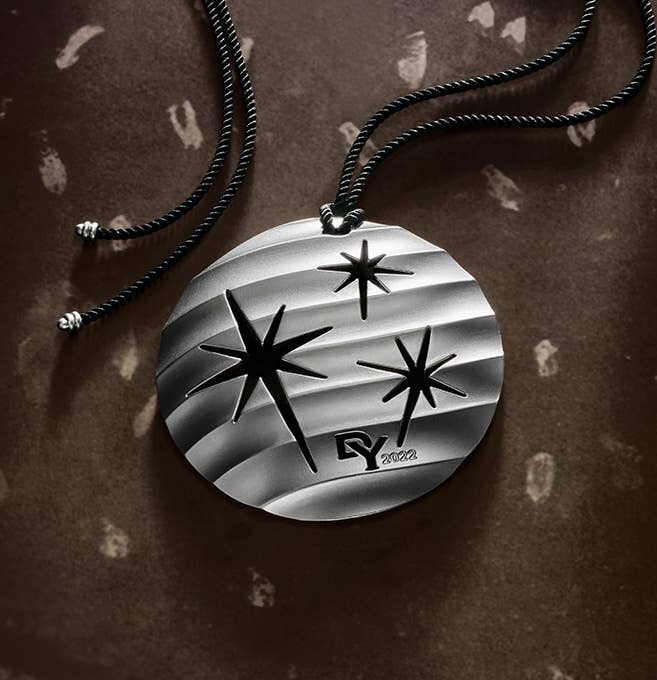 An image of our Cable Edge holiday ornament.