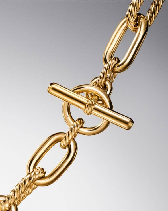 Close up of a gold David Yurman Madison chain.