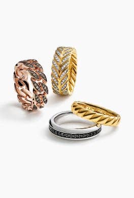 Quatre anneaux David Yurman.