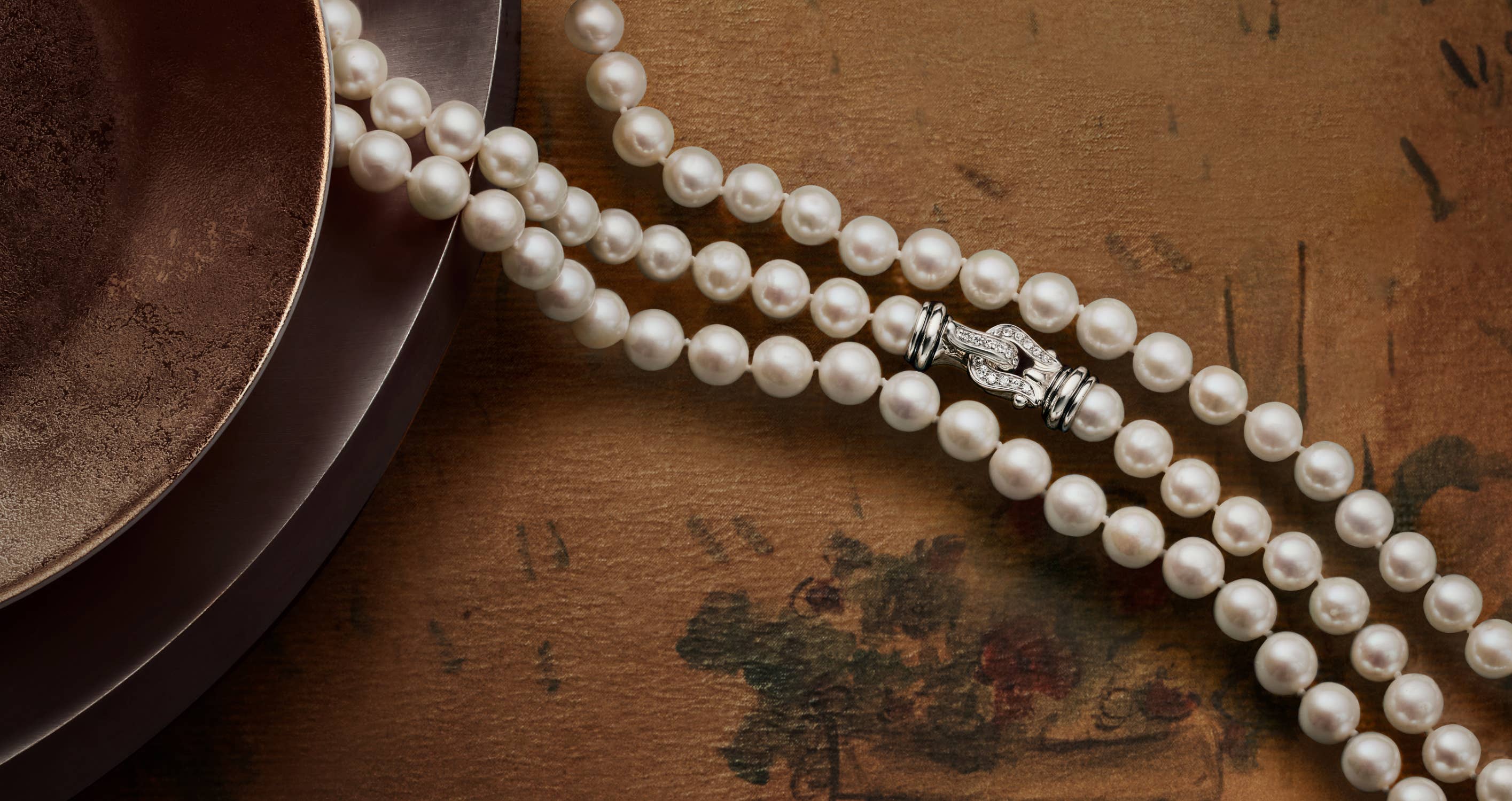 Gift Guide for her - David Yurman pearls.