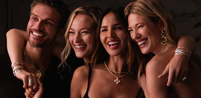 Cross Pendant in 18K Yellow Gold, 24mm