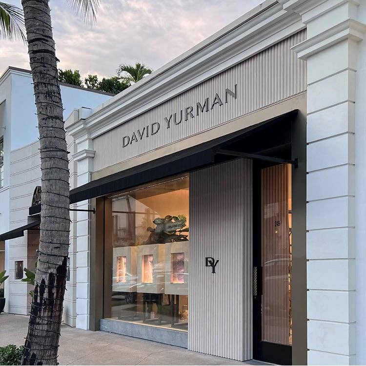 An image of the front of the new Palm Beach boutique on Worth Ave.