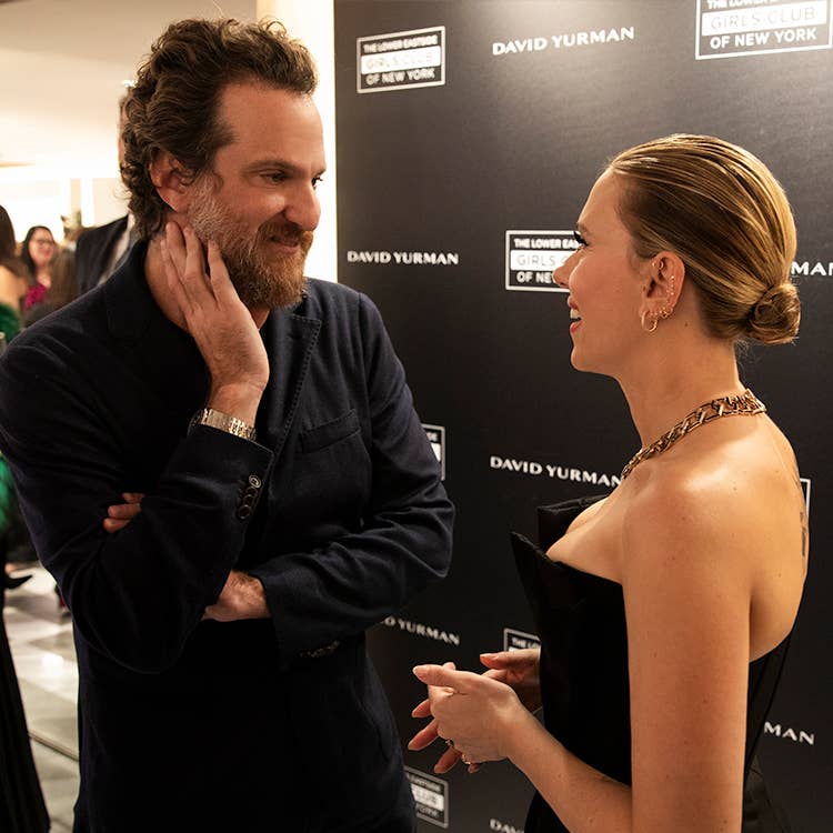 An image of Scarlee Johansson and Evan Yurman chatting at the event.