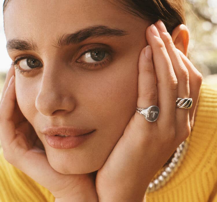 An image of Taylor Hill wearing Sculpted Cable collection.