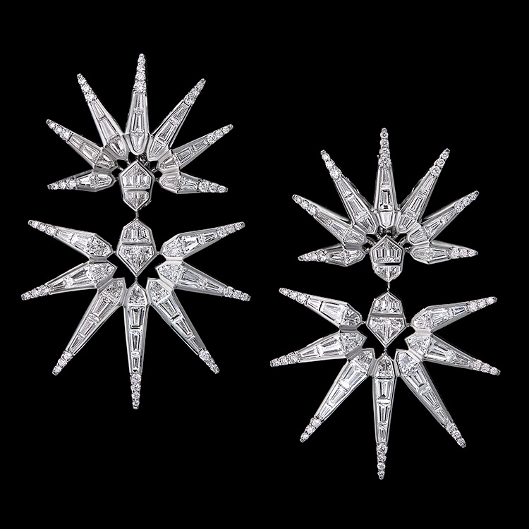 An image of Liberty Illusion-Set Earrings in 750 White Gold with GH/VS Diamonds