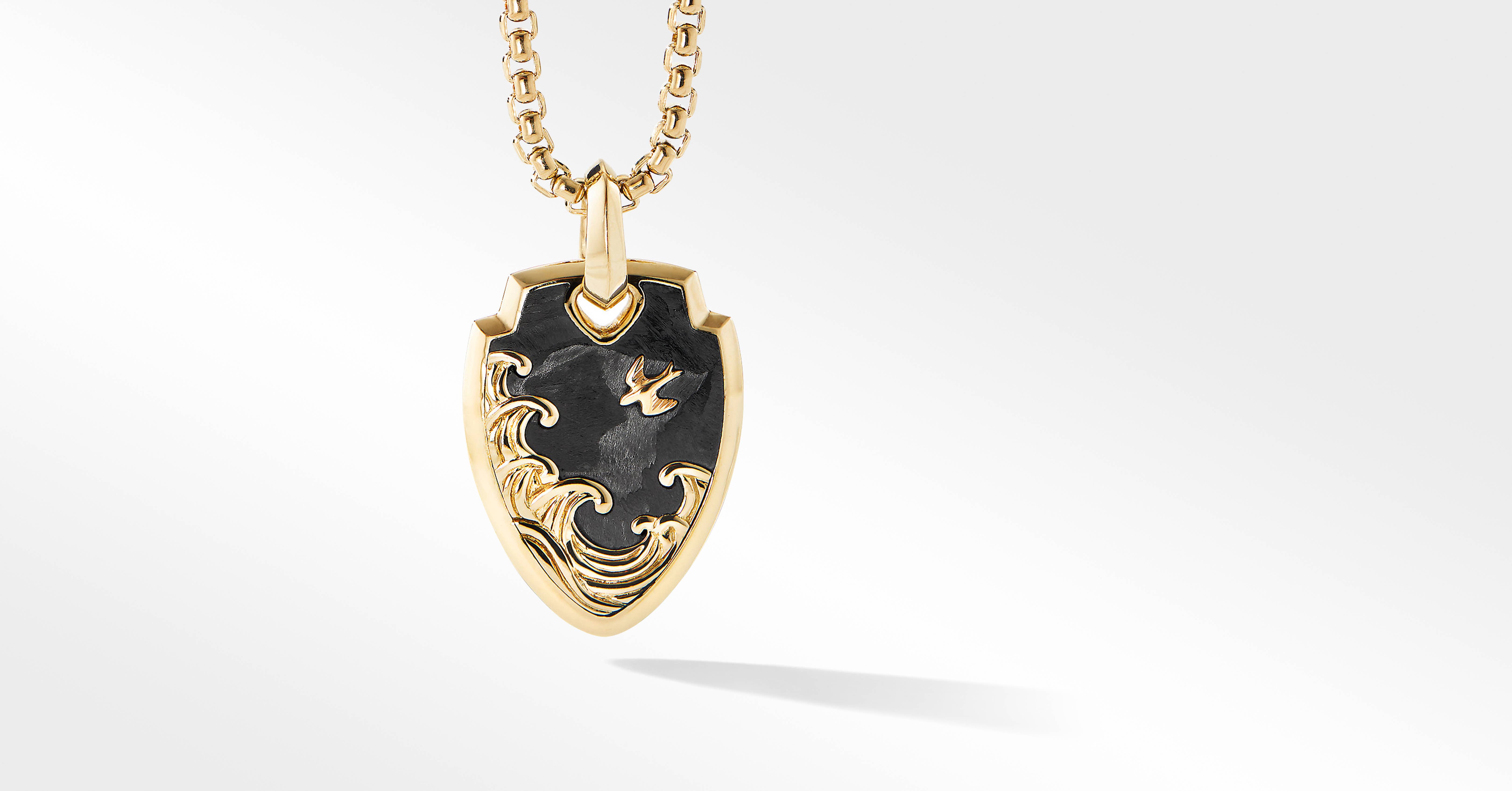 Waves Shield Pendant in 18K Yellow Gold 